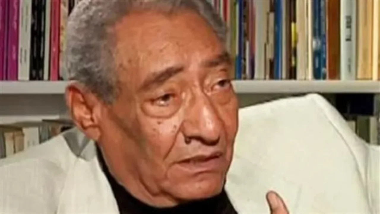 مشوار الطفولة.. تأثير أزمات فاطمة قنديل على ملامح إبداع الشاعر خليل حاوي